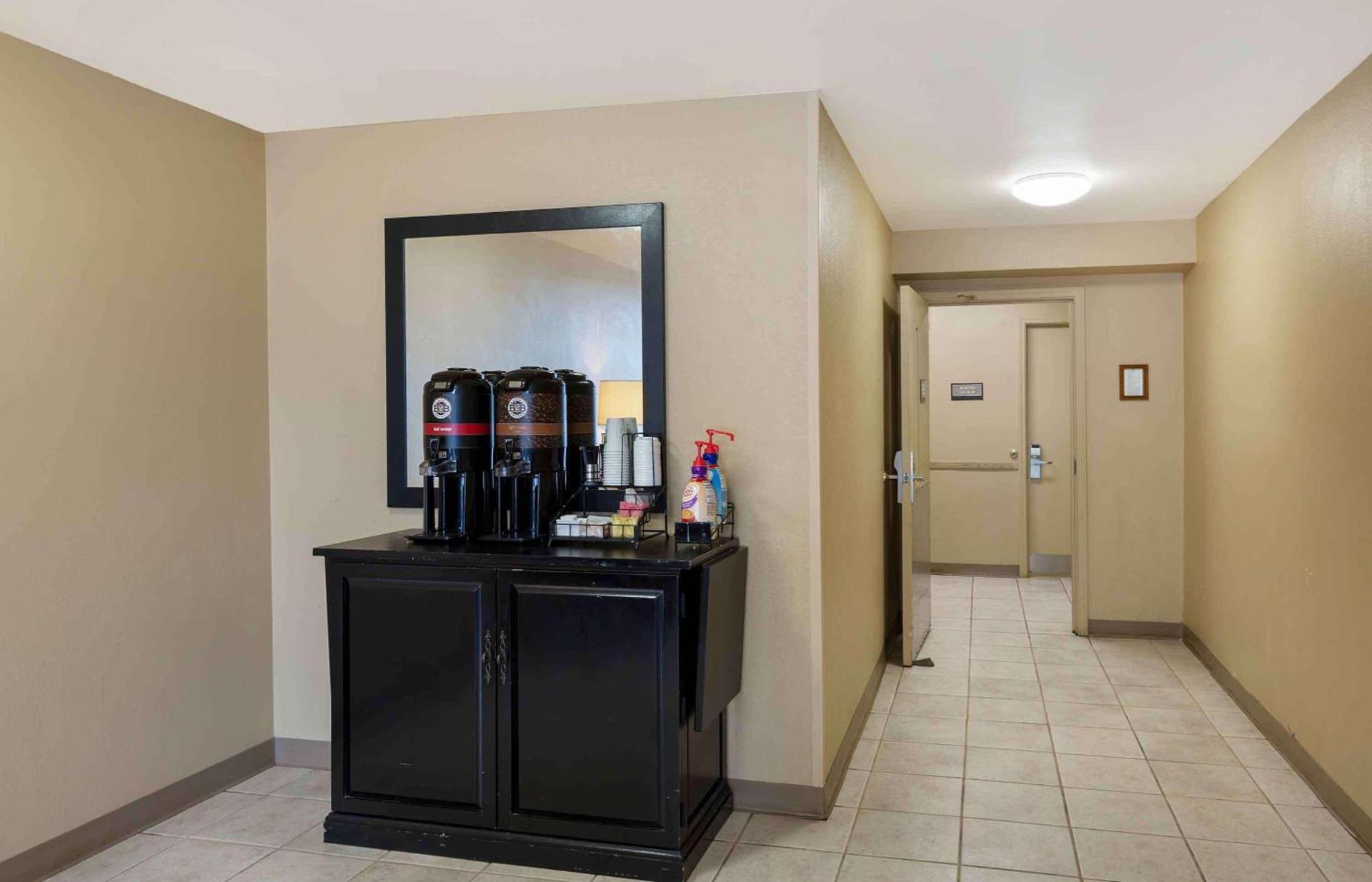 Suburban Studios Copley Akron West photo 33