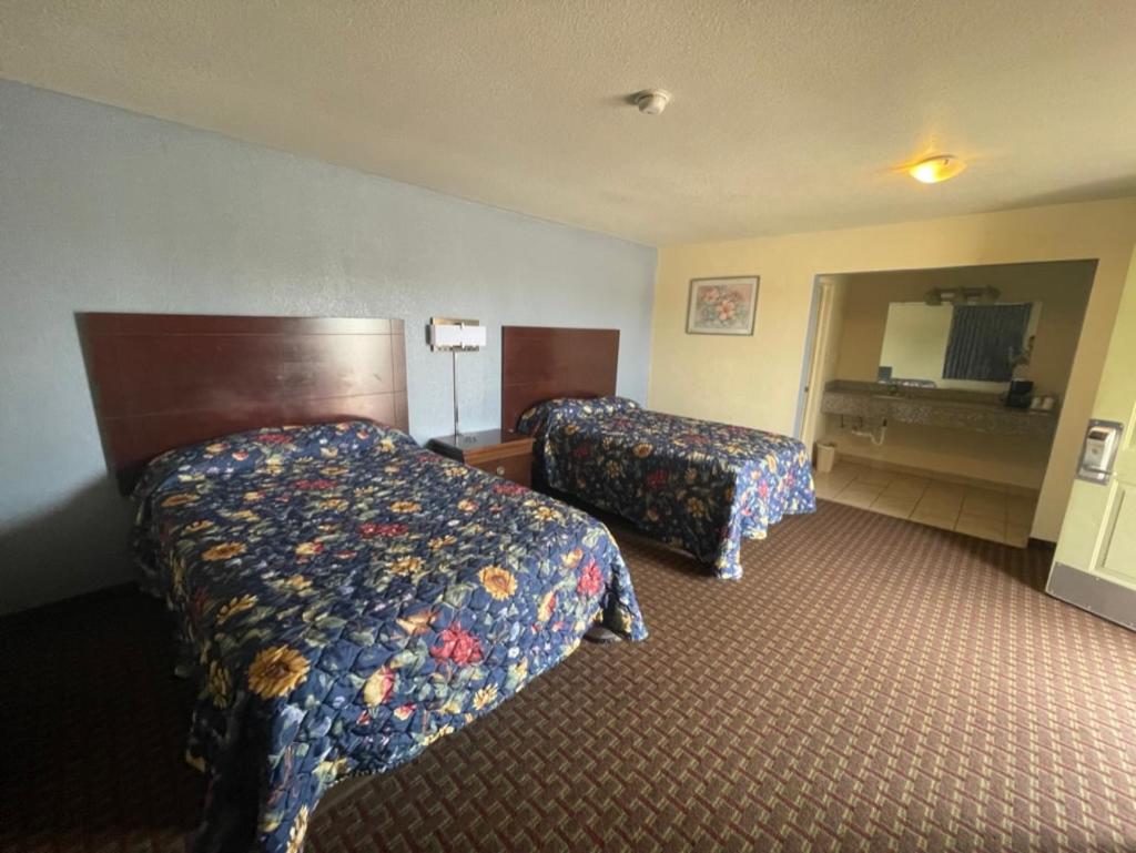 Village Inn photo 30