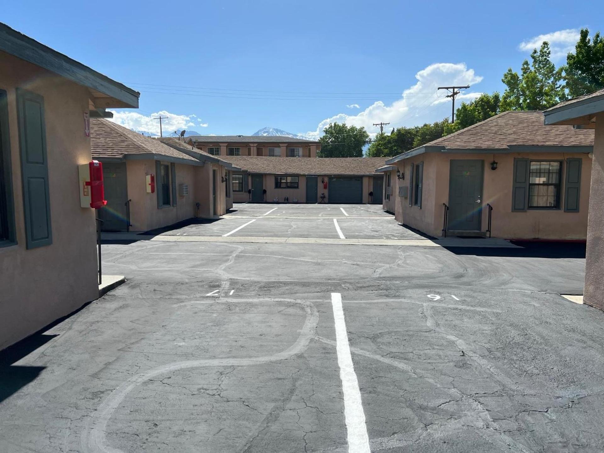 Bishop Elms Motel photo 10