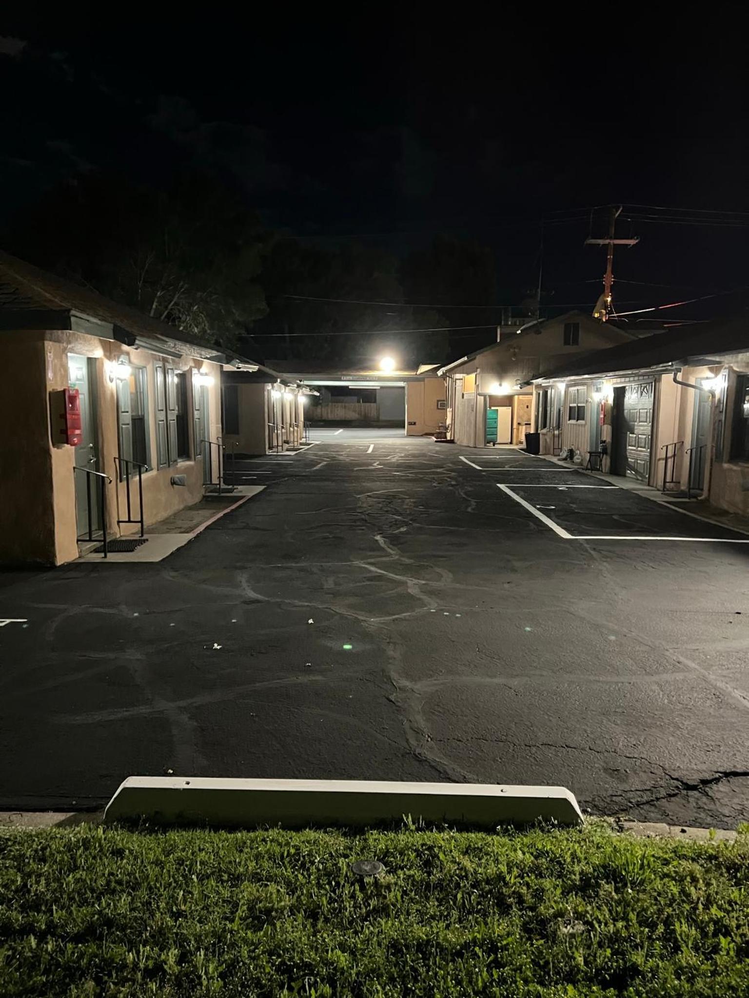 Bishop Elms Motel photo 8
