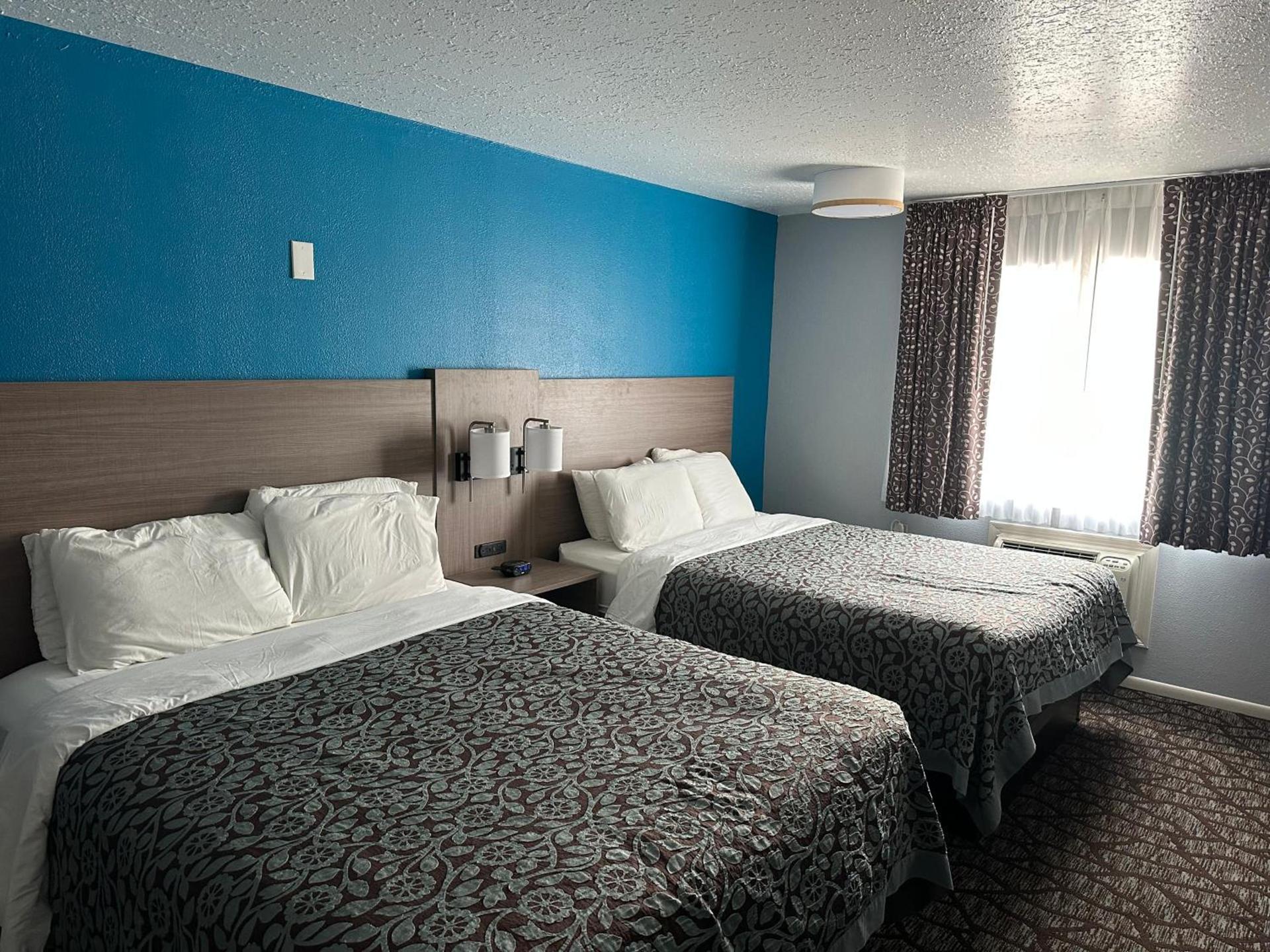 Baymont by Wyndham Manistee photo 12