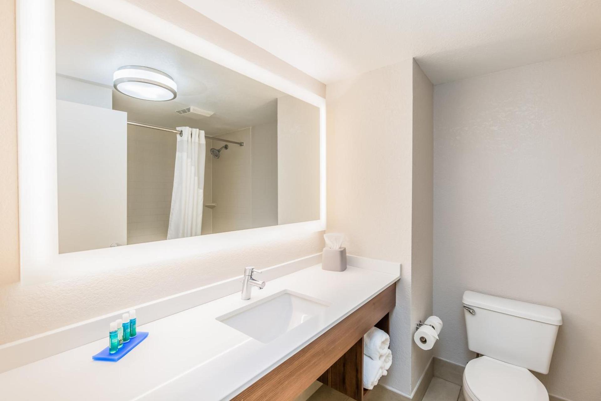 Holiday Inn Express Orange Beach - On The Beach by IHG photo 40