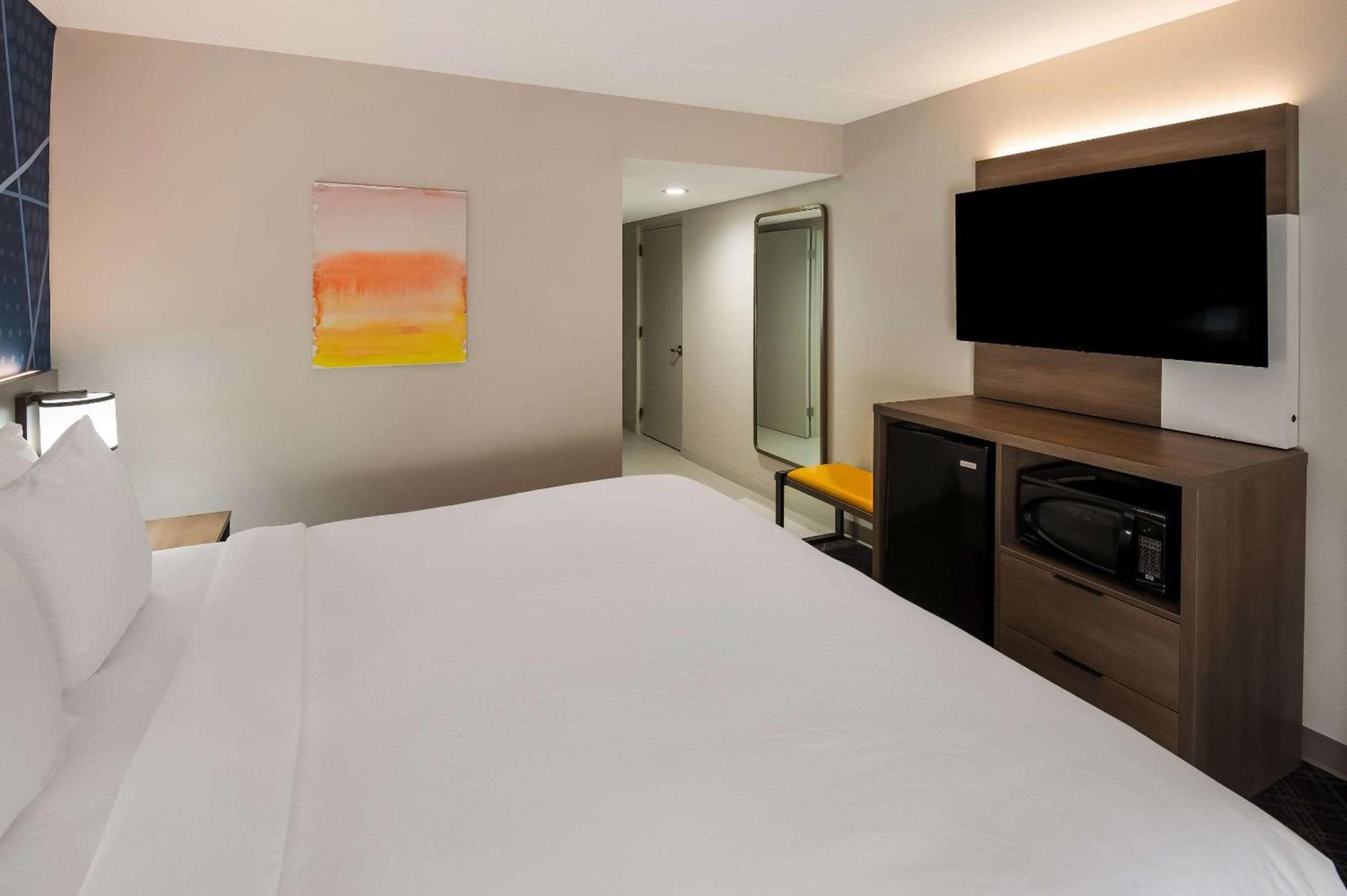 Comfort Inn & Suites Fishers - Indianapolis photo 11