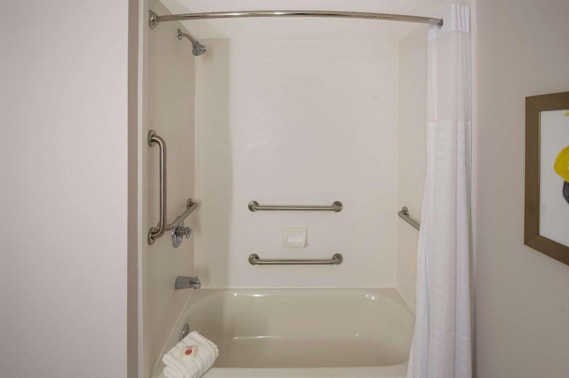 Comfort Inn & Suites Fishers - Indianapolis photo 13