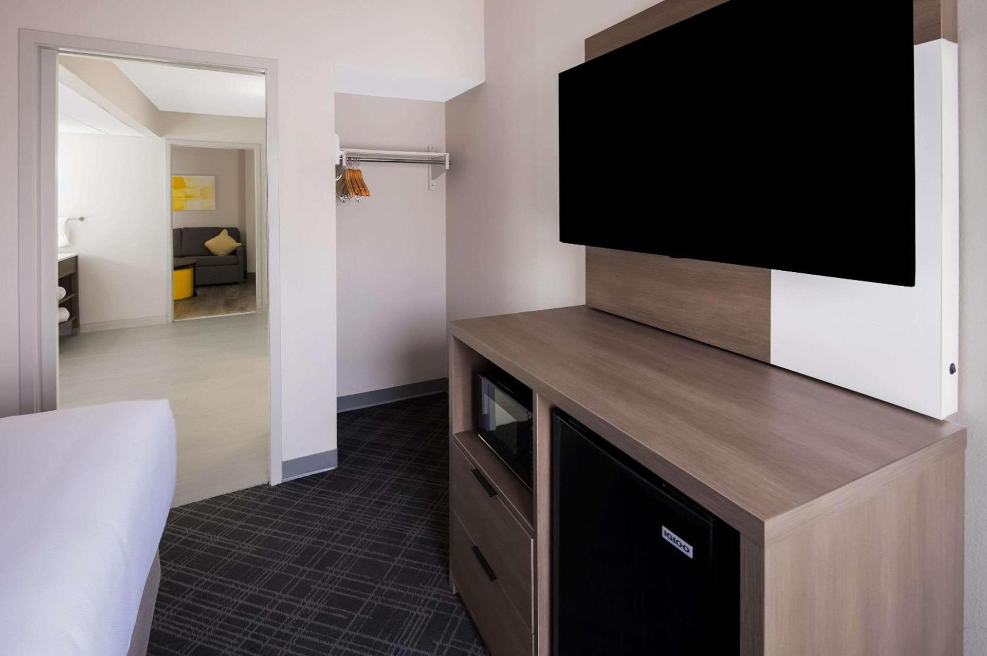 Comfort Inn & Suites Fishers - Indianapolis photo 33