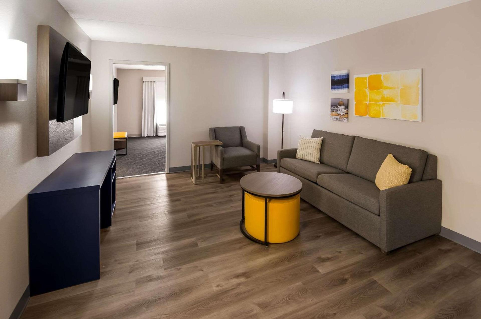 Comfort Inn & Suites Fishers - Indianapolis photo 34