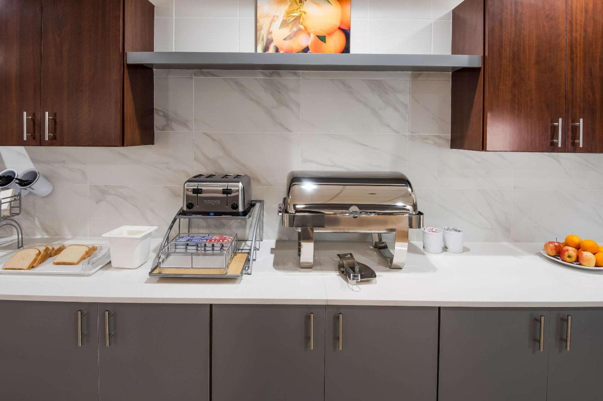 Comfort Inn & Suites Fishers - Indianapolis photo 45