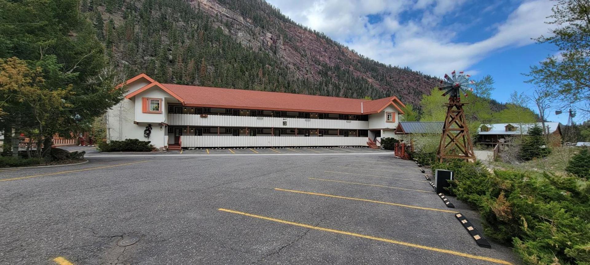 Hot Springs Inn photo 29
