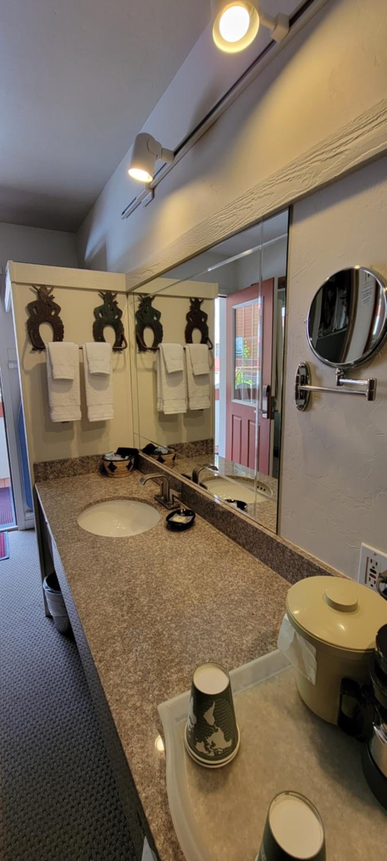 Hot Springs Inn photo 64