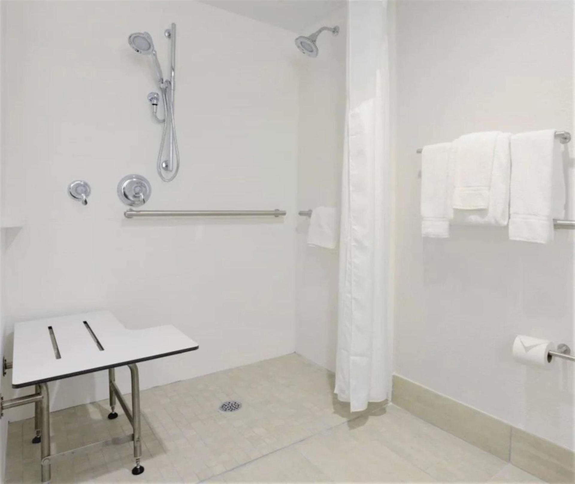 Holiday Inn Express Indianapolis - Fishers by IHG photo 6
