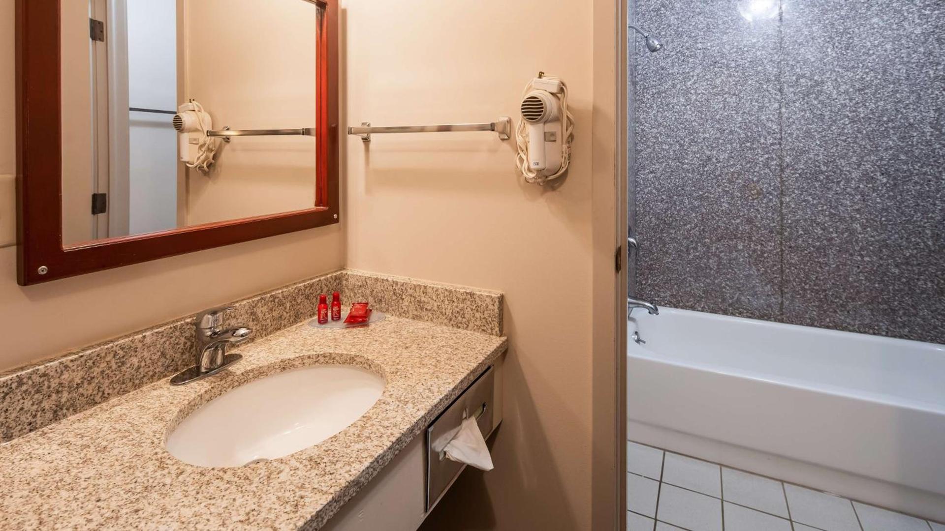 SureStay Plus Hotel by Best Western Auburn photo 23