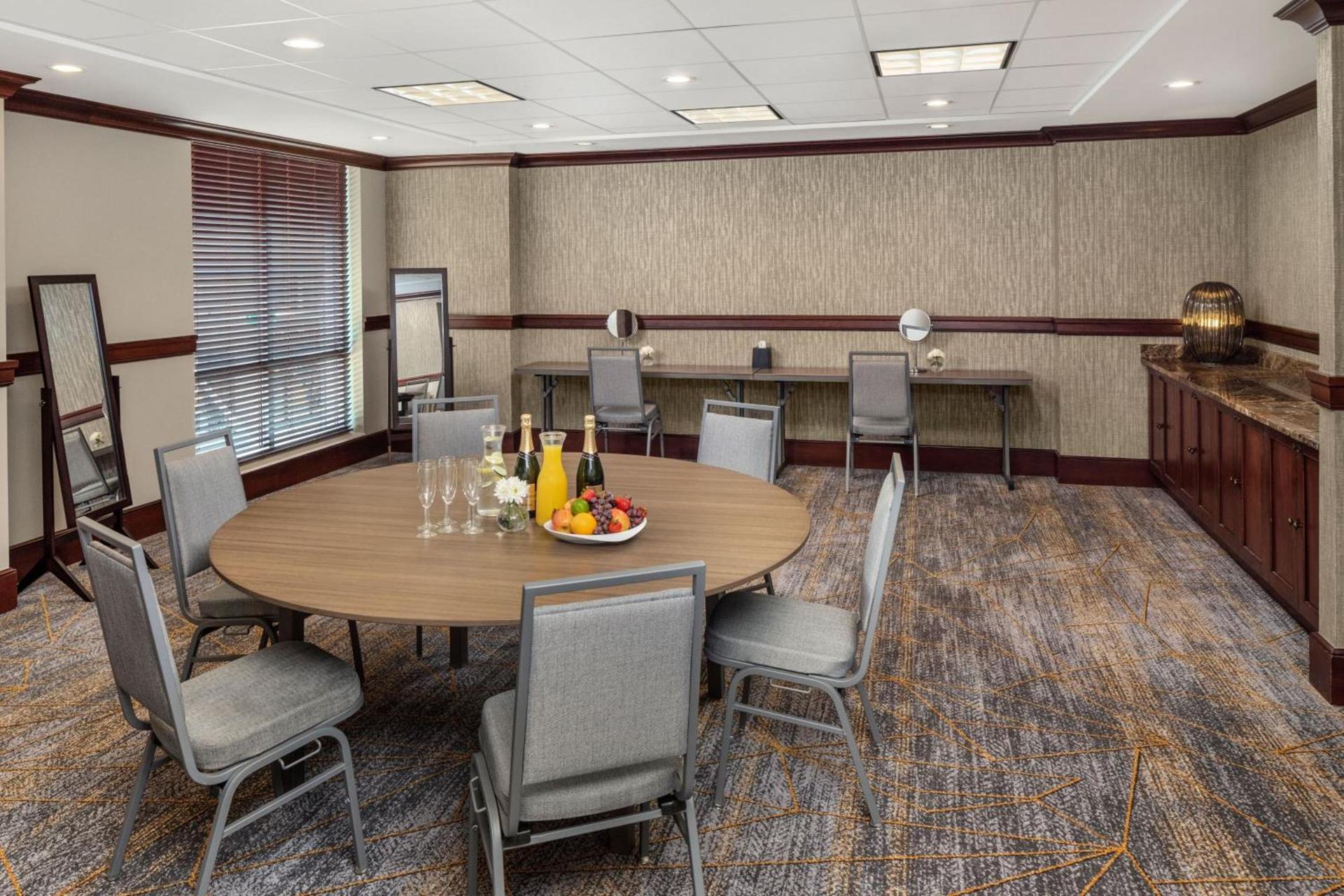 Sheraton Duluth Hotel photo 40