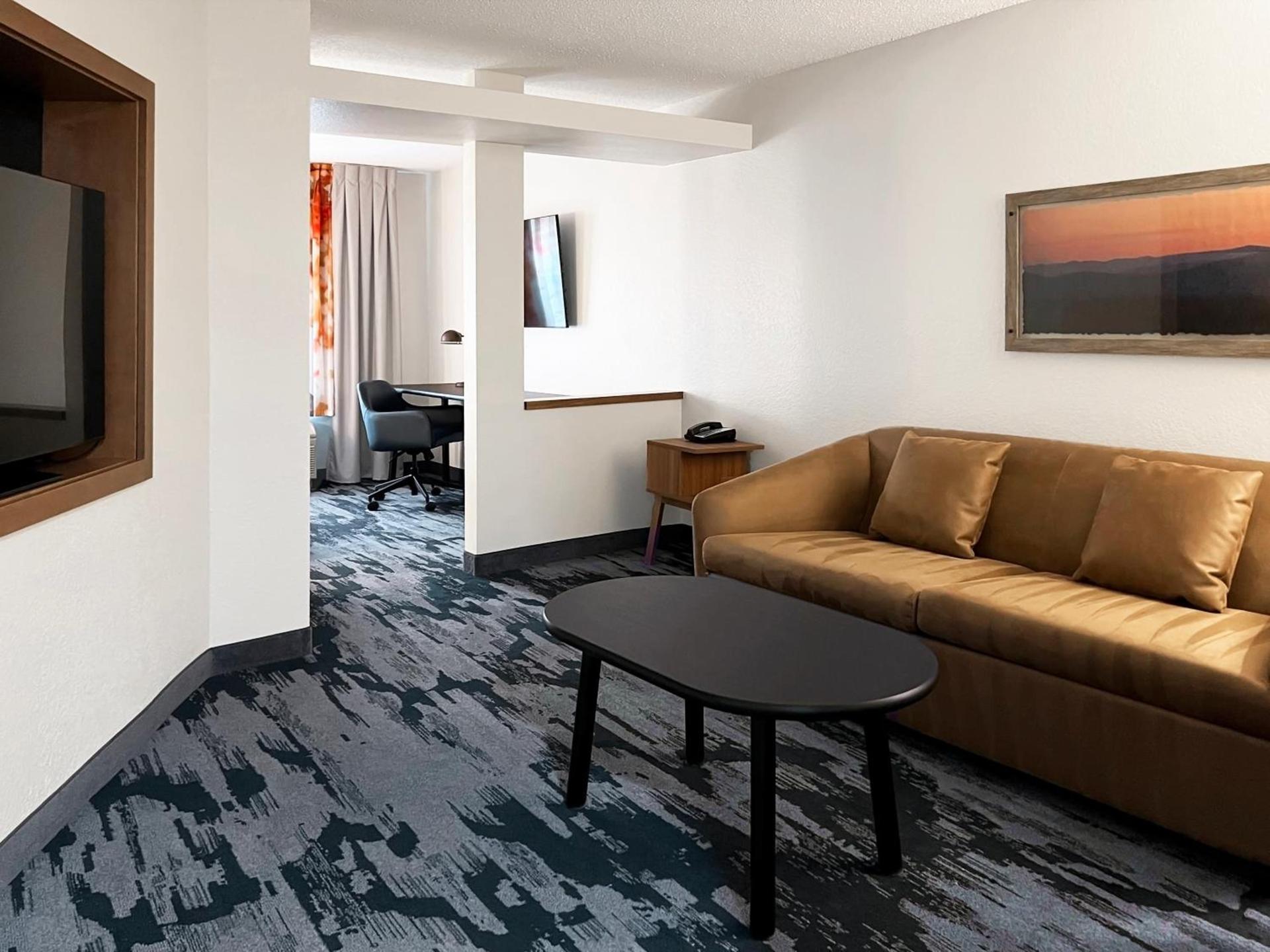 Fairfield Inn & Suites by Marriott Rogers photo 6