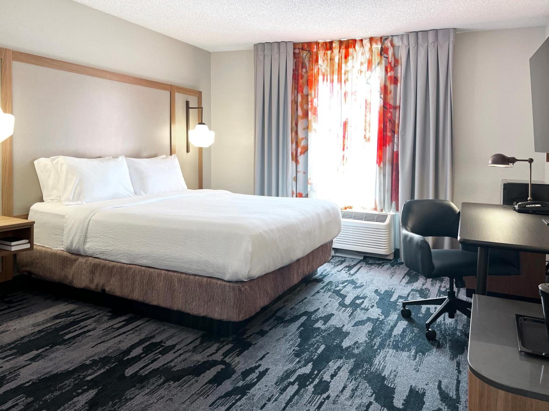 Fairfield Inn & Suites by Marriott Rogers photo 8