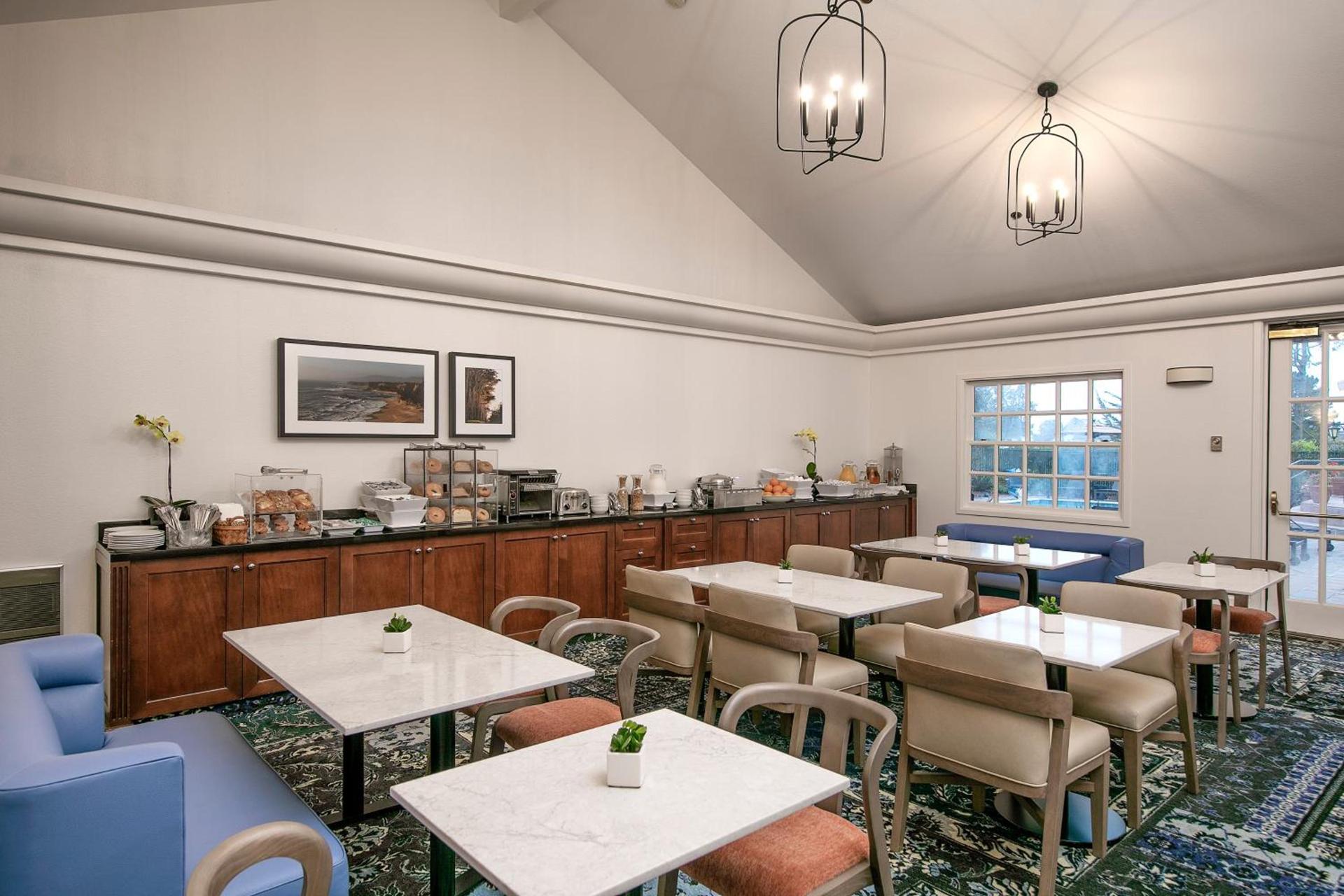 Half Moon Bay Lodge photo 13
