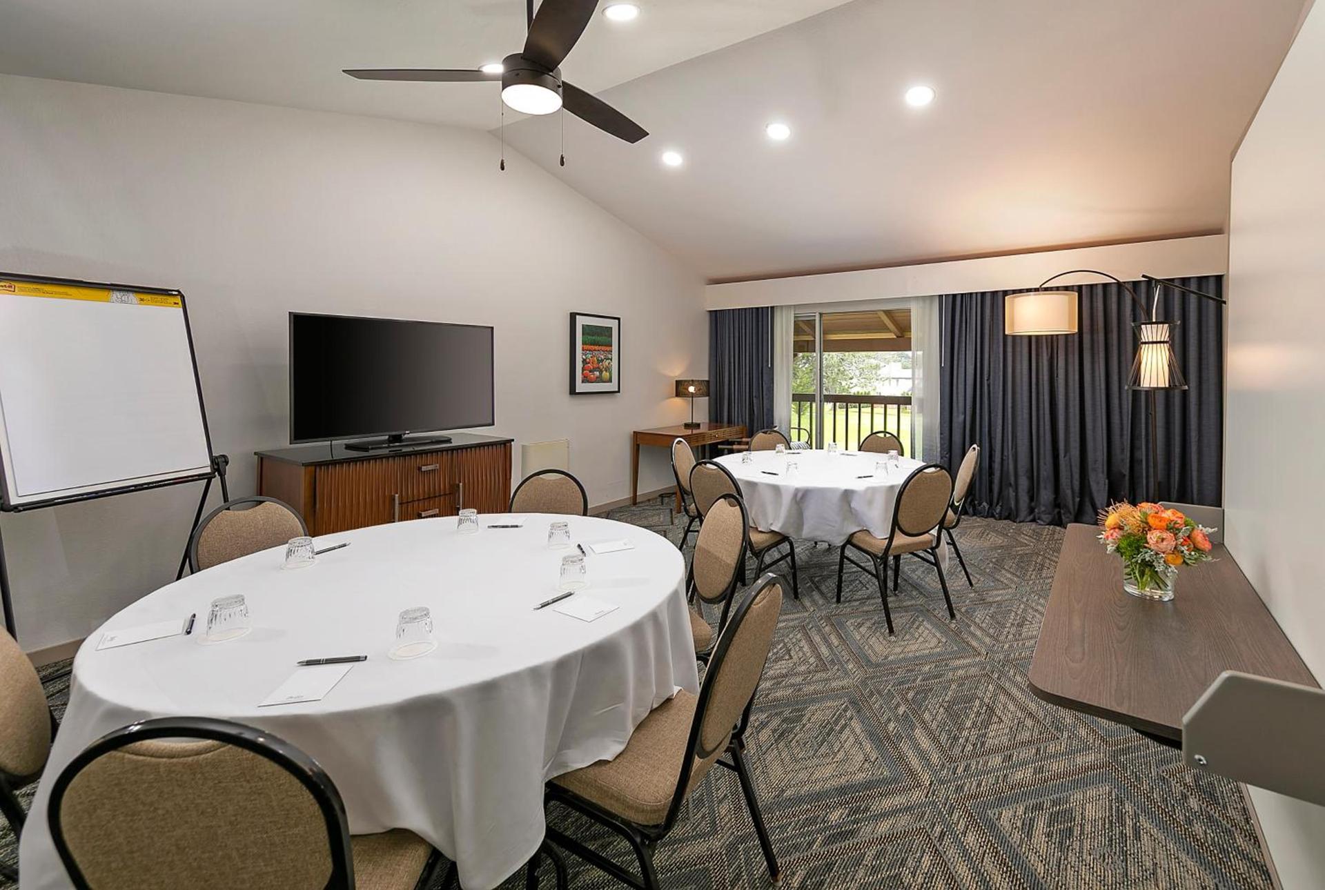 Half Moon Bay Lodge photo 18