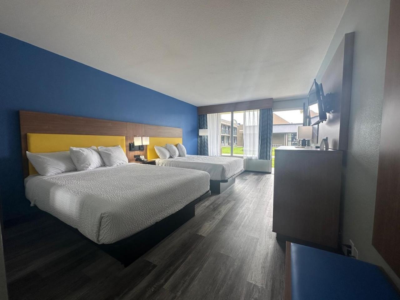 Days Inn & Suites by Wyndham Jennings photo 40