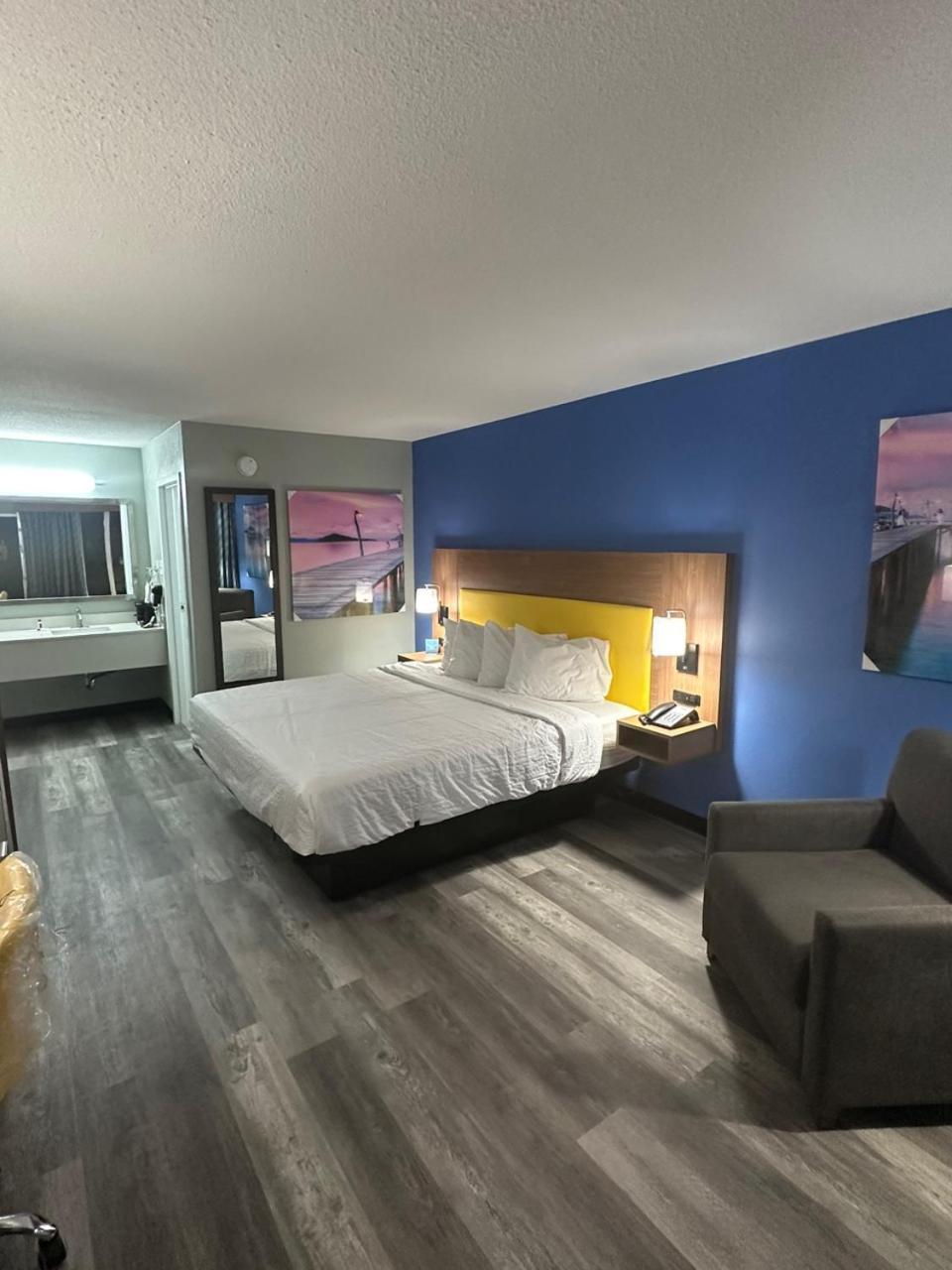 Days Inn & Suites by Wyndham Jennings photo 48