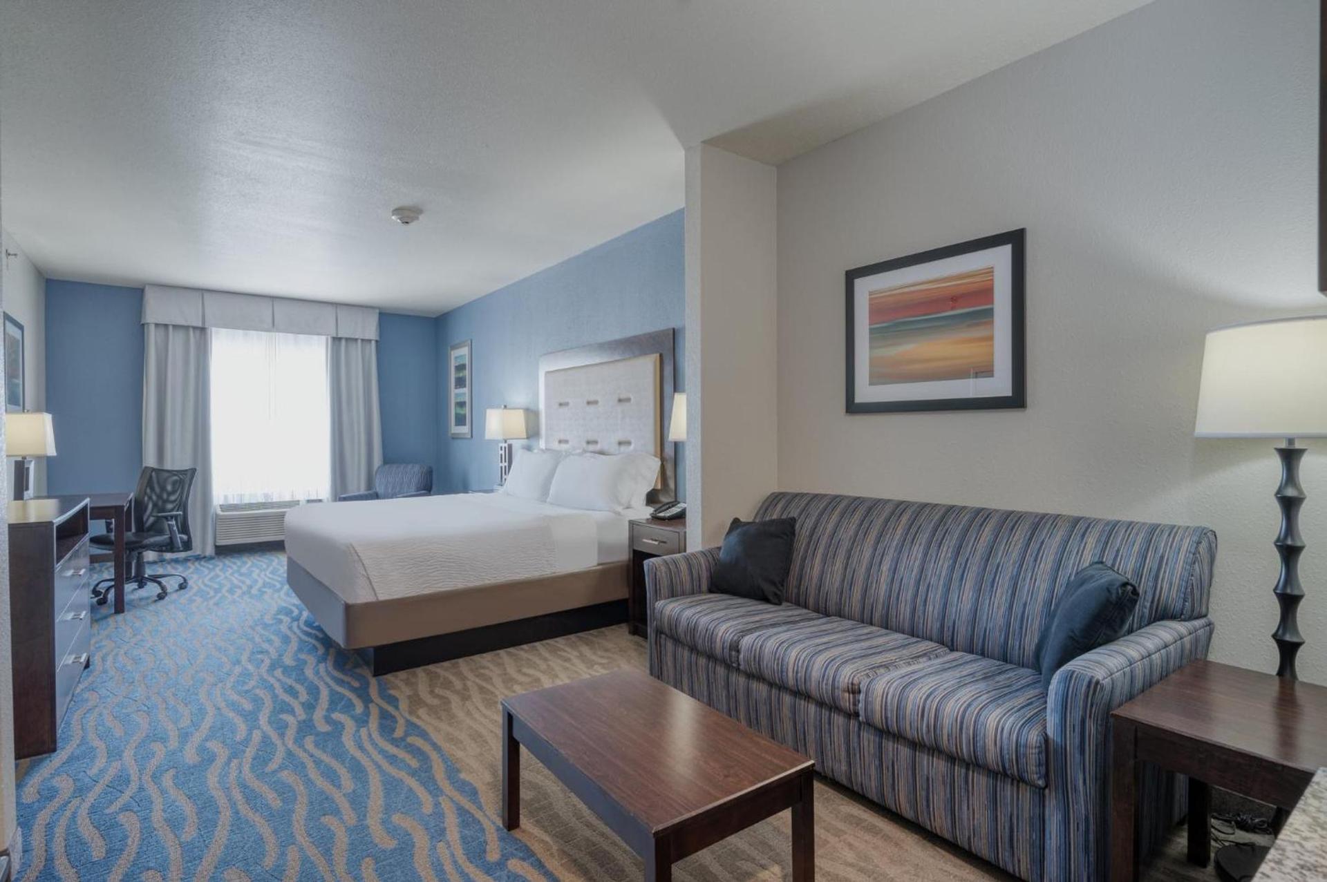 Holiday Inn Express and Suites Edwardsville by IHG photo 7