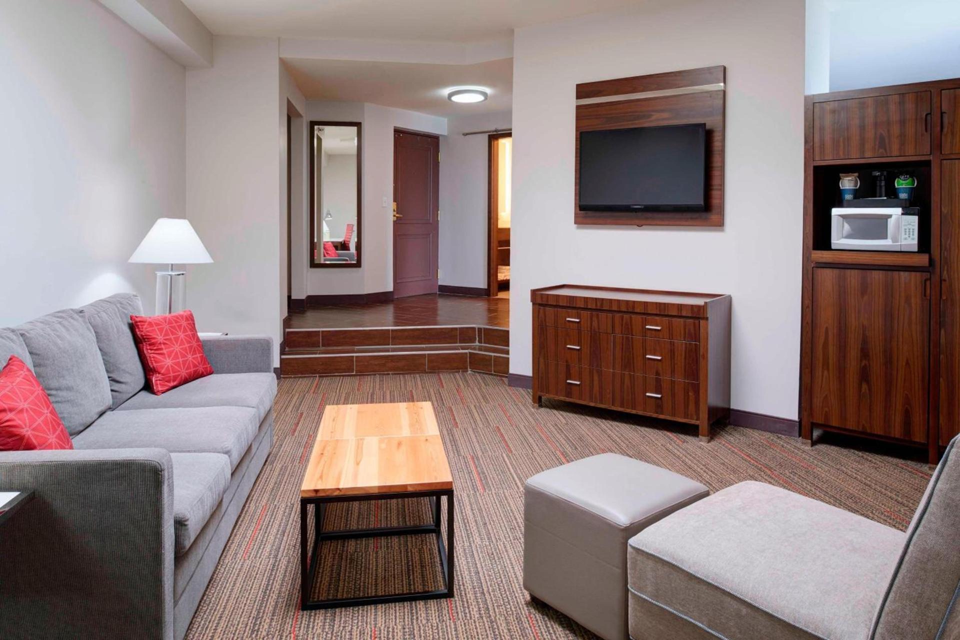 Four Points by Sheraton Detroit Novi photo 4