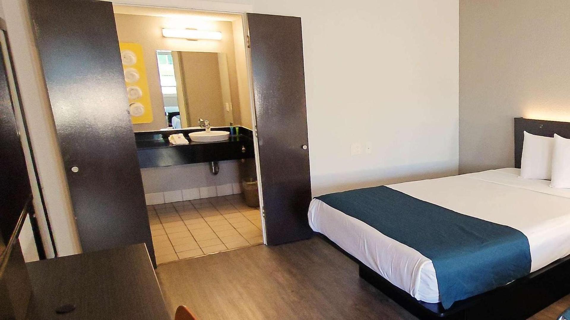 Motel 6-Anaheim, CA - Maingate photo 16