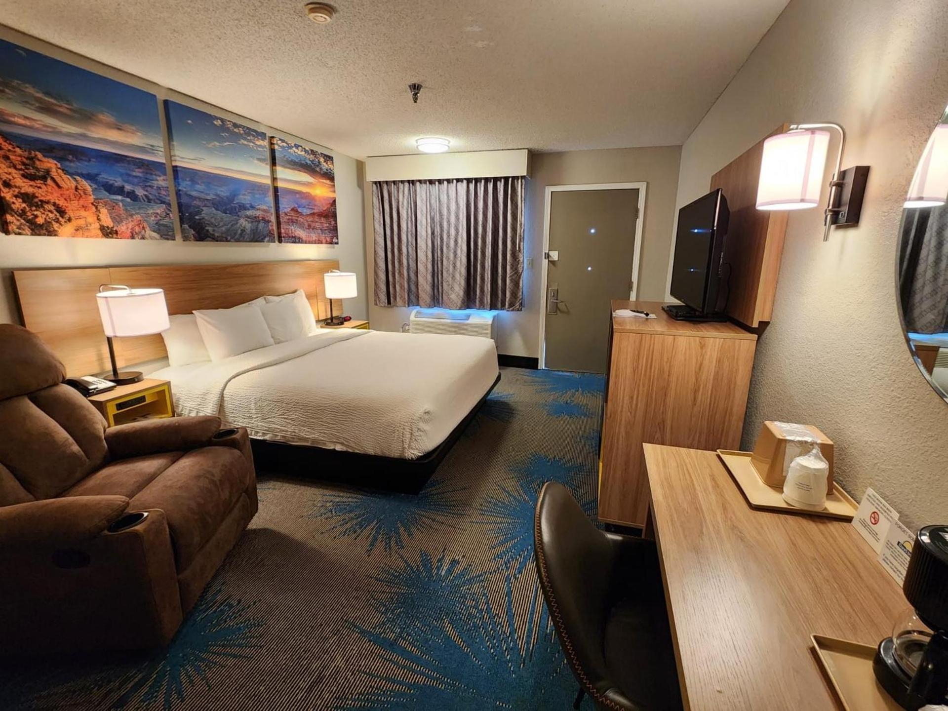 Days Inn by Wyndham Tucumcari photo 27