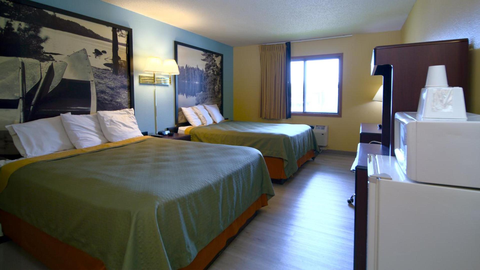 Super 8 by Wyndham Red Wing photo 11