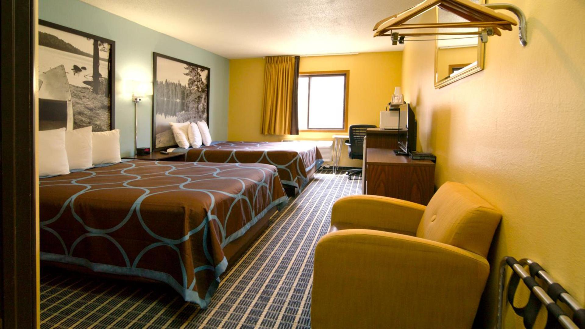 Super 8 by Wyndham Red Wing photo 13