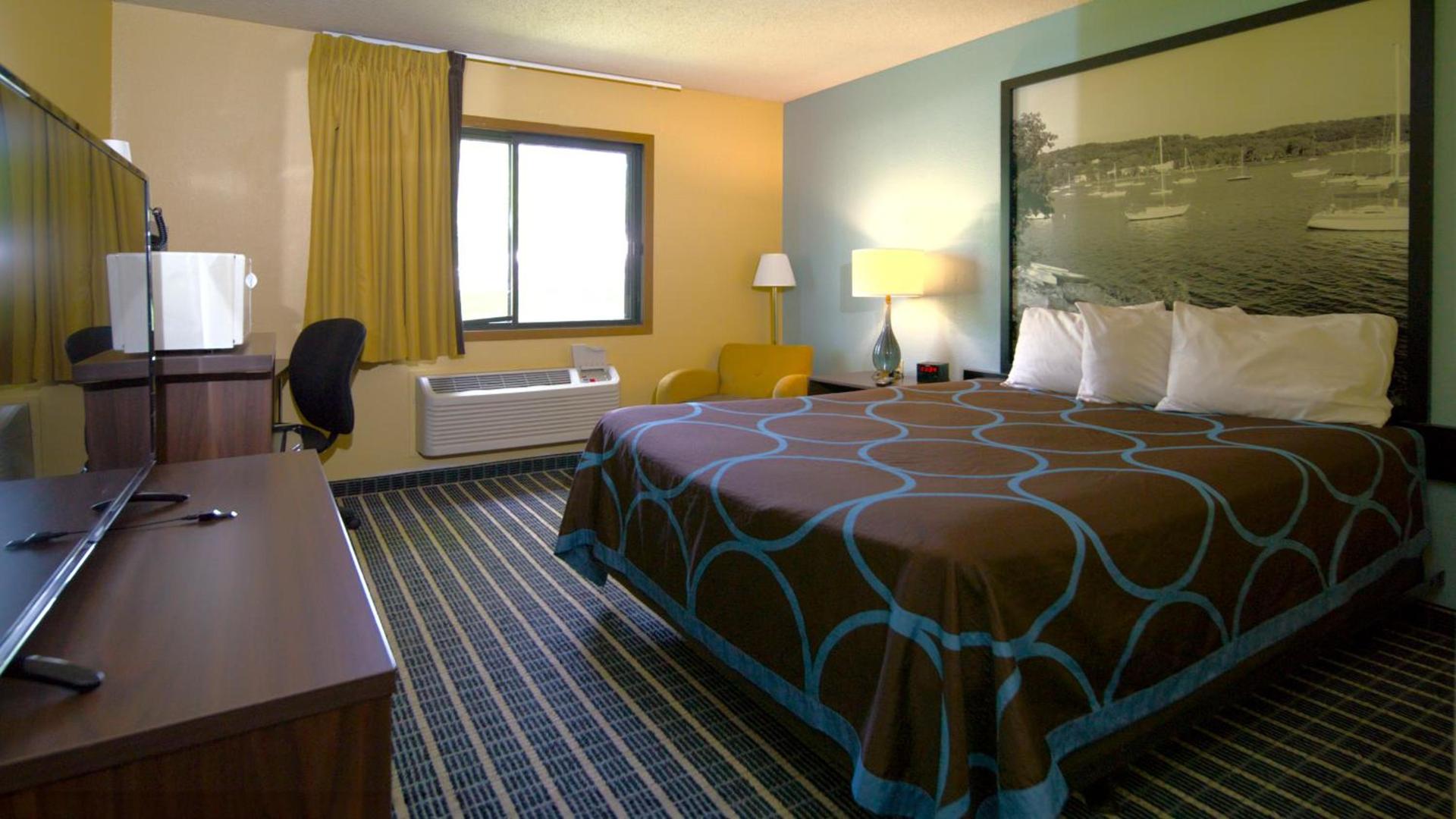Super 8 by Wyndham Red Wing photo 15