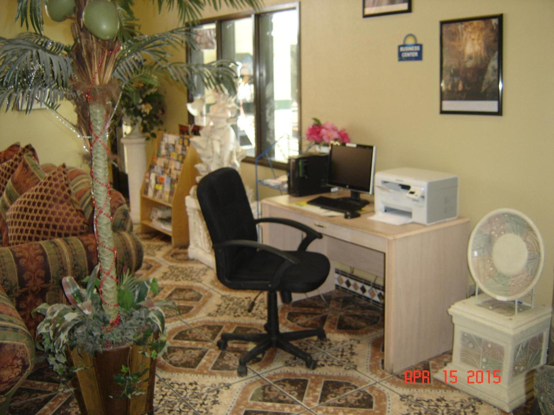 Days Inn by Wyndham Carlsbad photo 24