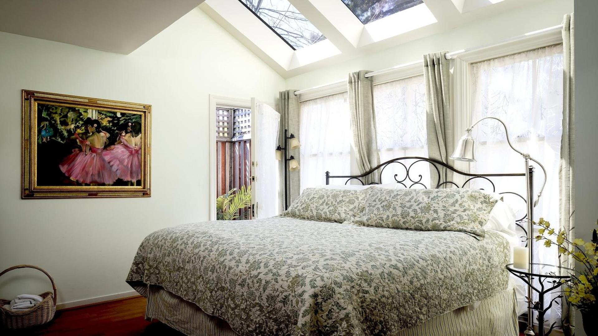 Cabernet House, an Old World Inn photo 26