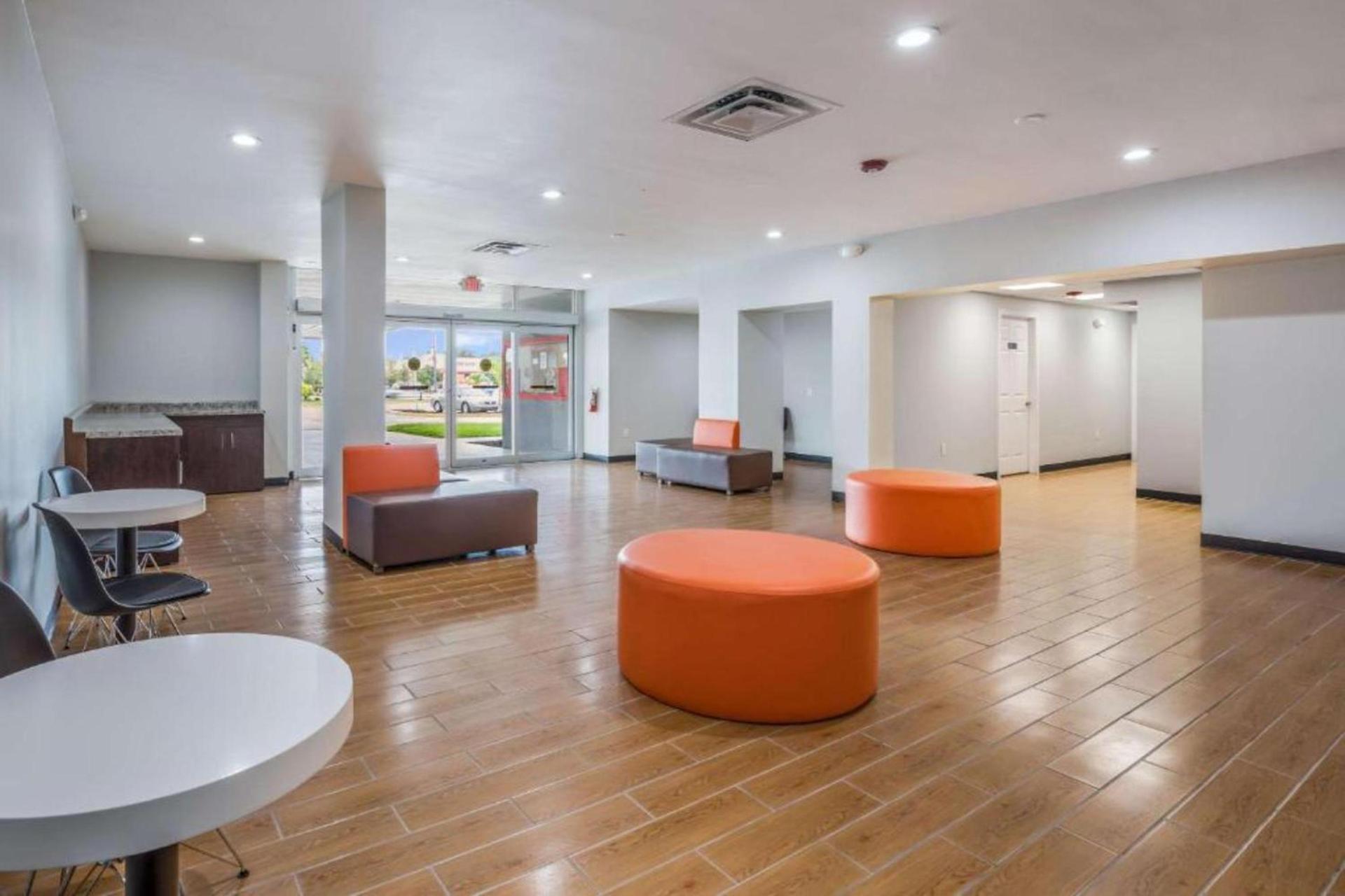 OYO Hotel Orlando Airport photo 35