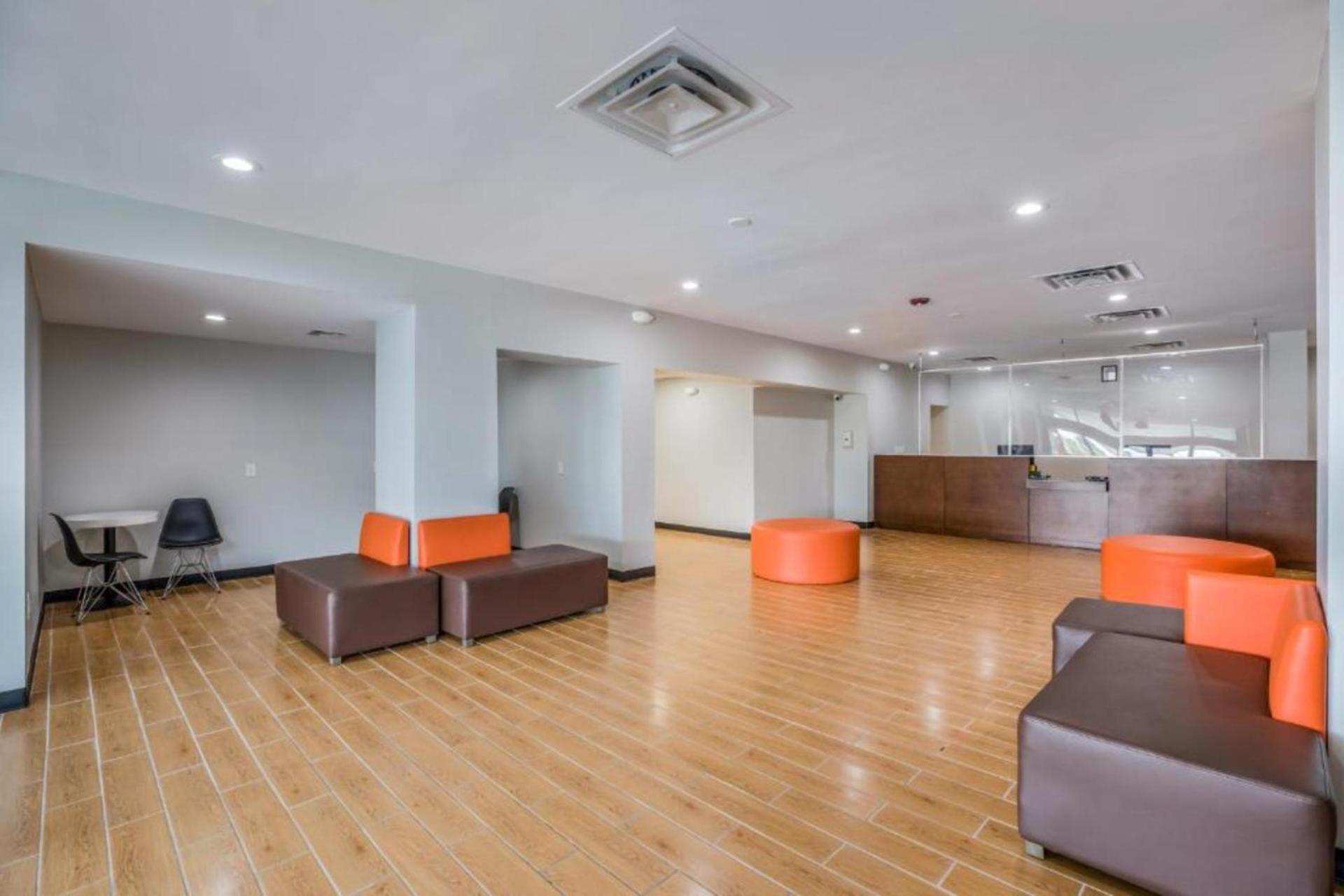 OYO Hotel Orlando Airport photo 6