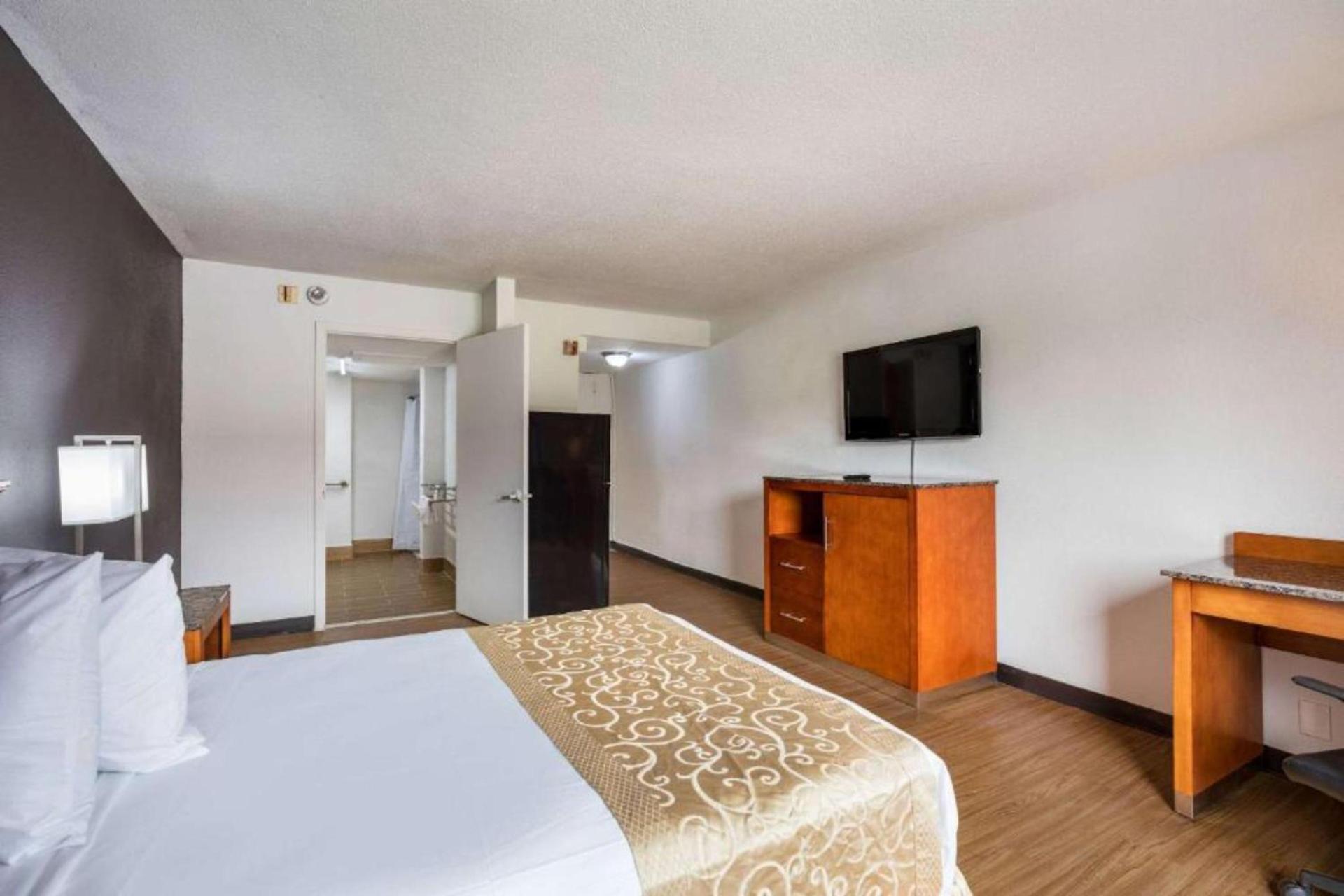 OYO Hotel Orlando Airport photo 10