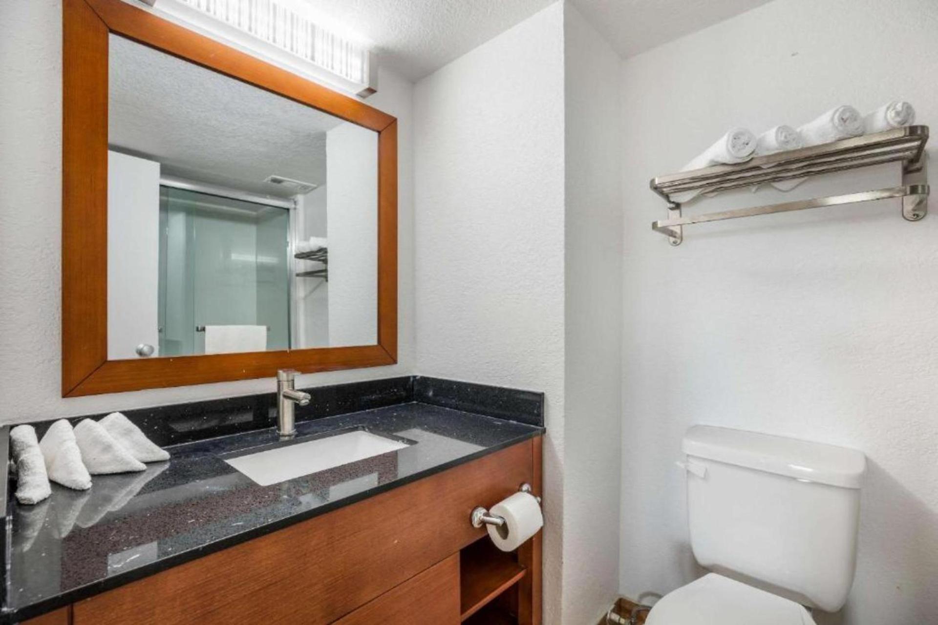 OYO Hotel Orlando Airport photo 14