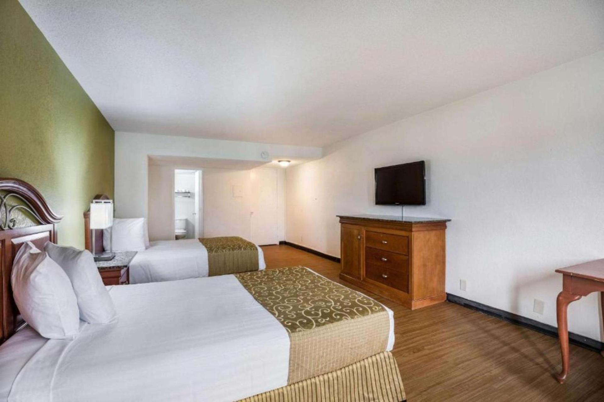OYO Hotel Orlando Airport photo 17