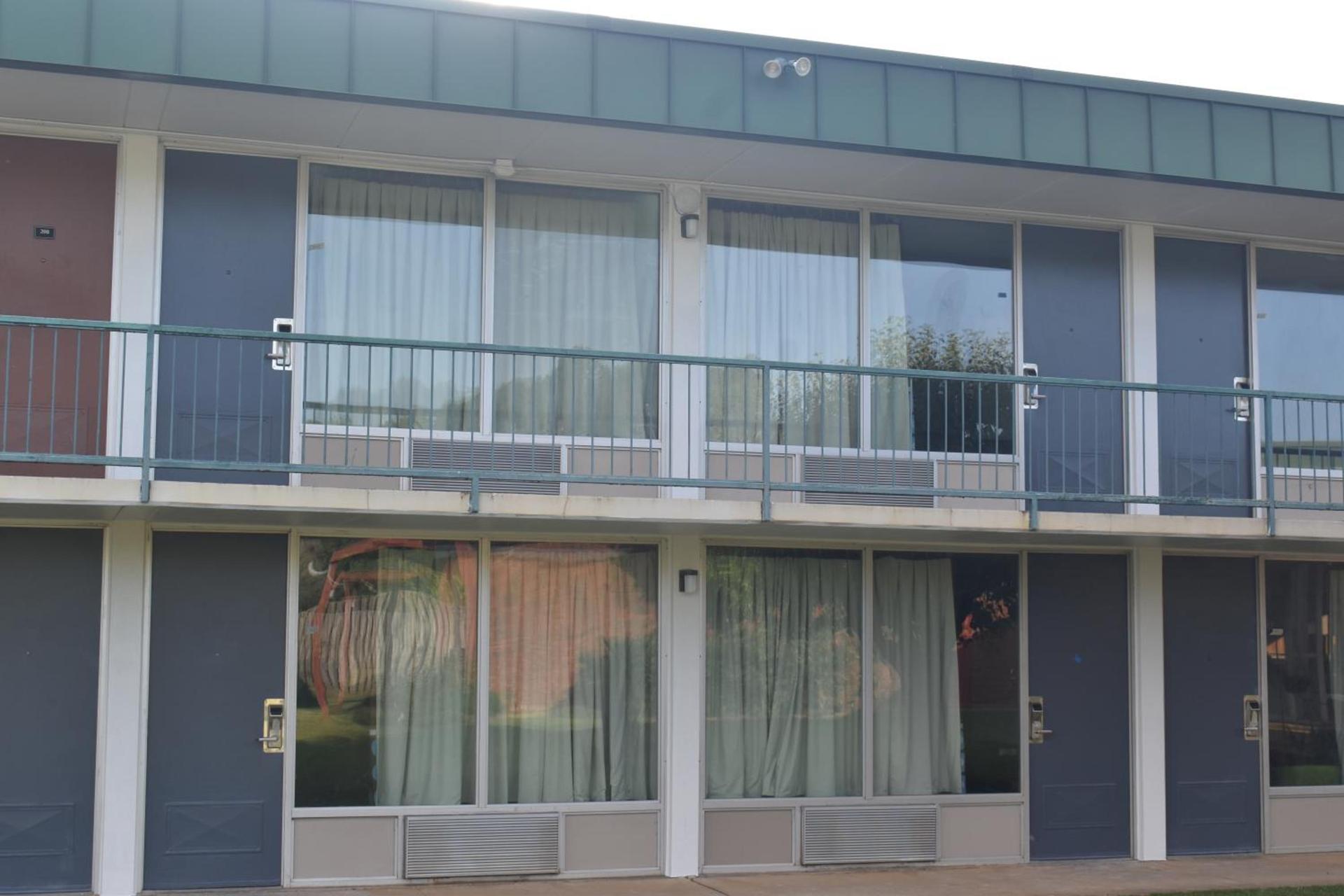 Super 8 by Wyndham Riverside AL photo 29
