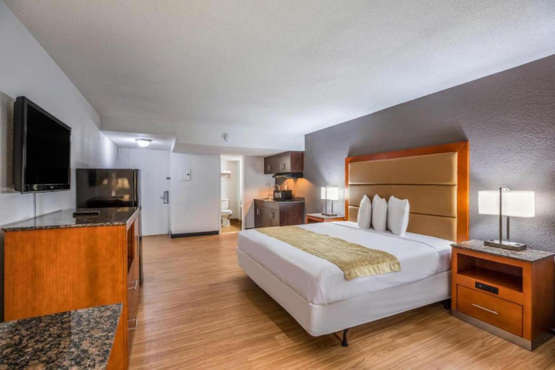 OYO Hotel Orlando Airport photo 20