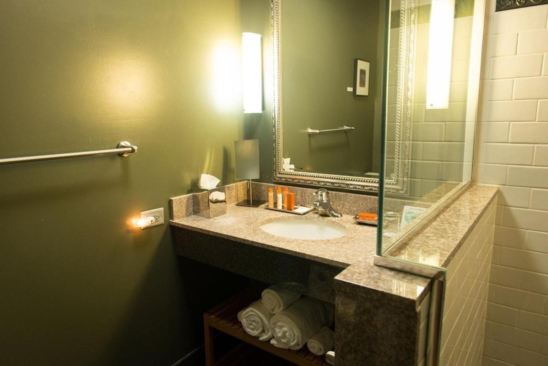 Lancaster Arts Hotel photo 12
