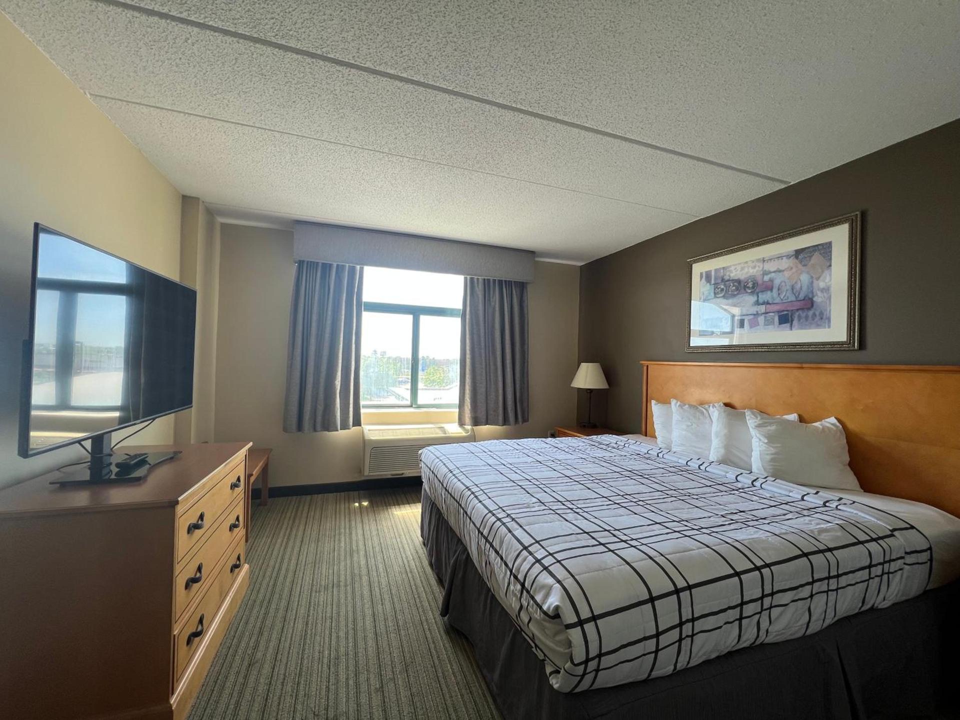 Wingate by Wyndham Coon Rapids photo 10