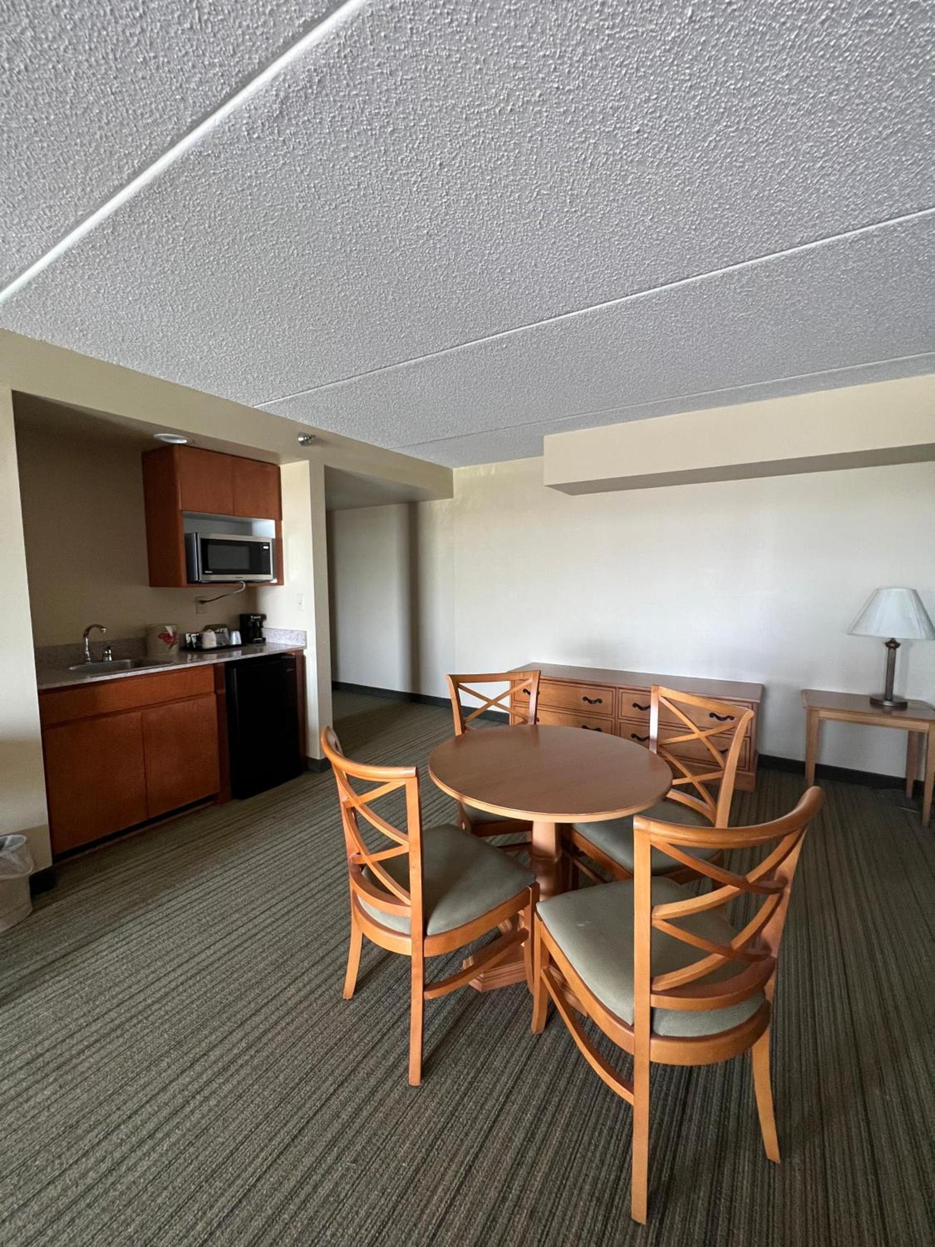 Wingate by Wyndham Coon Rapids photo 56