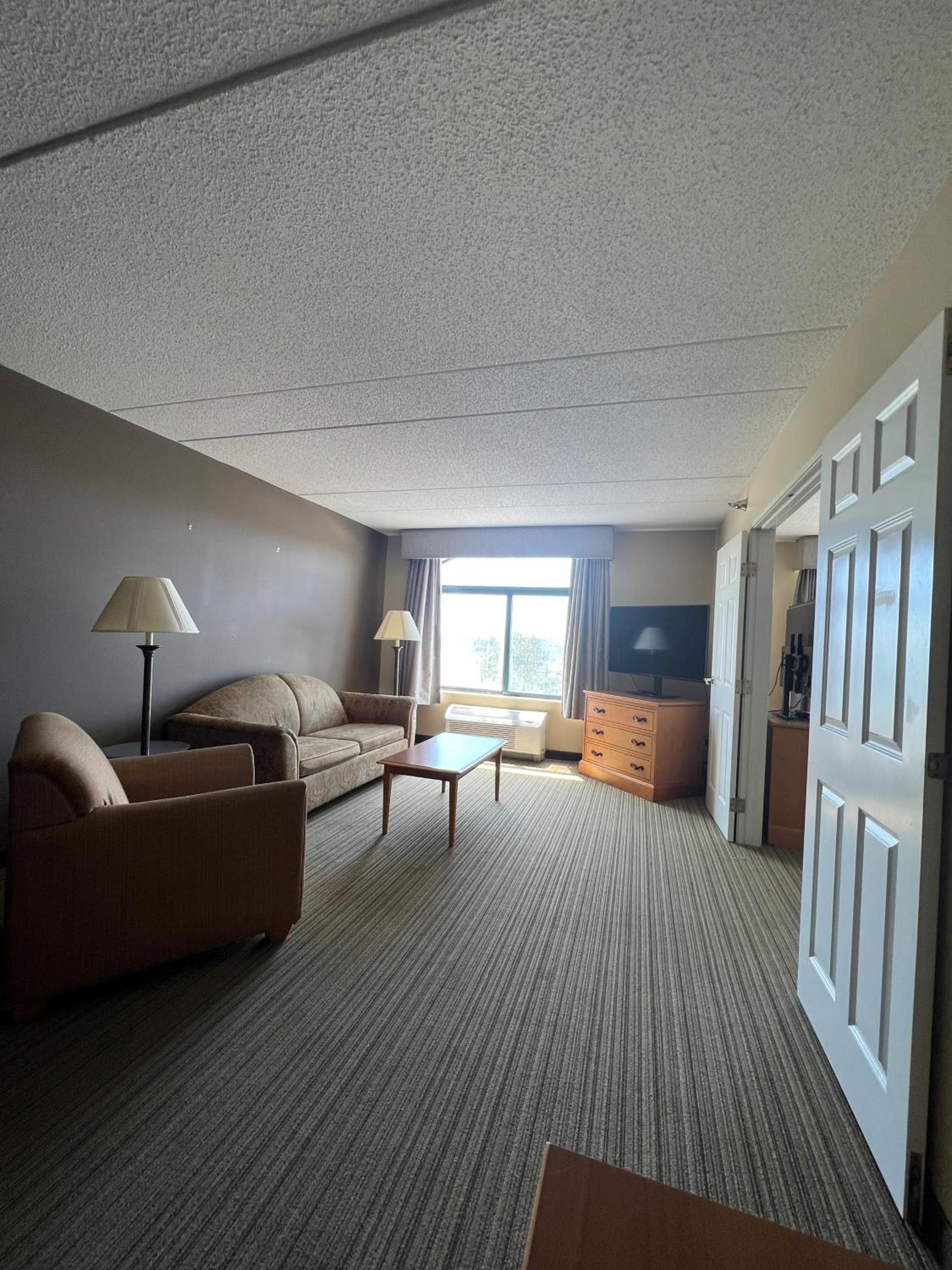Wingate by Wyndham Coon Rapids photo 57