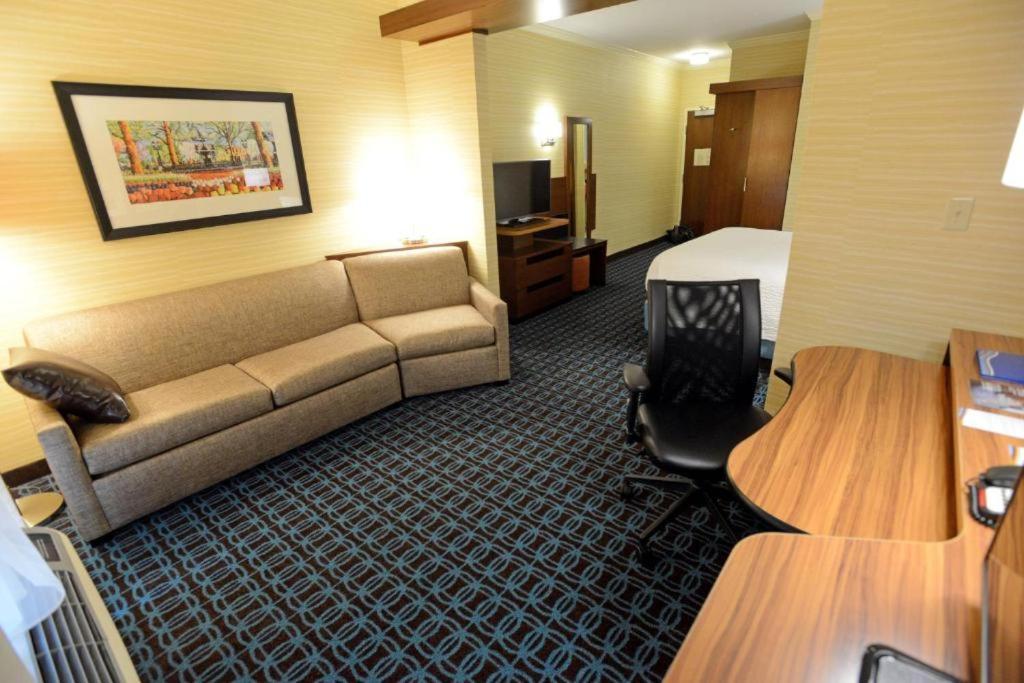 Fairfield Inn & Suites by Marriott Bowling Green photo 2