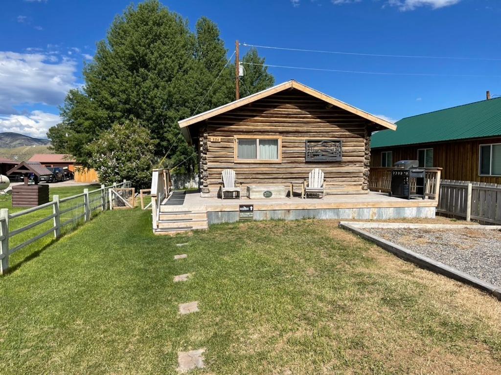 Sportsman Lodge Melrose MT photo 41