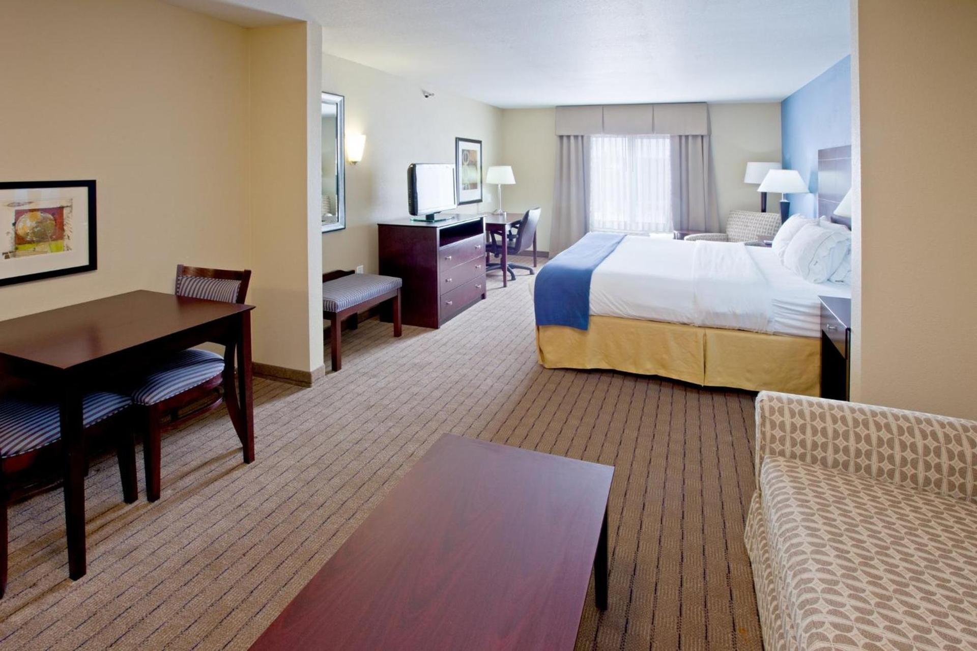 Holiday Inn Express & Suites Shelbyville Indianapolis by IHG photo 7