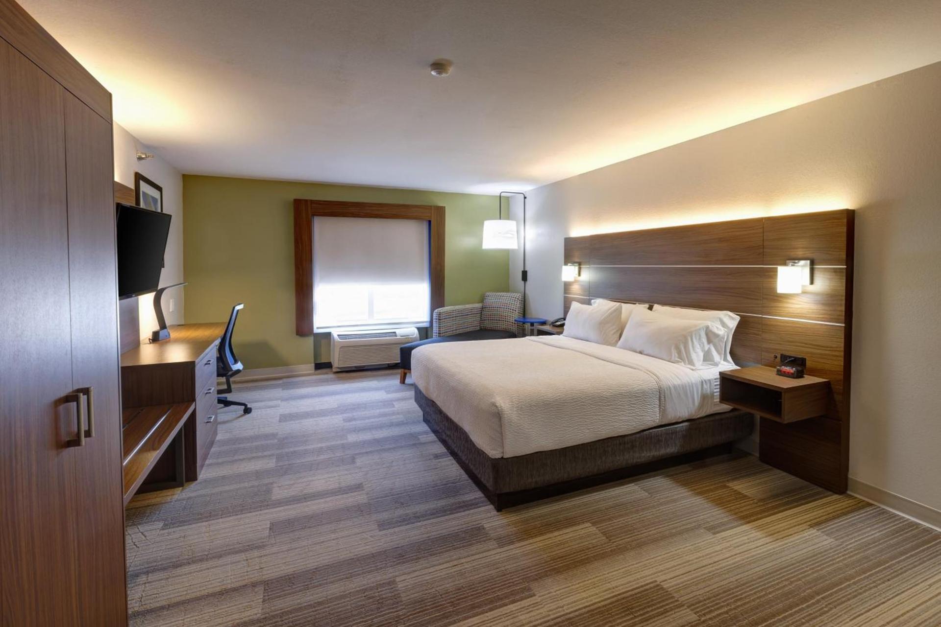Holiday Inn Express & Suites Shelbyville Indianapolis by IHG photo 50