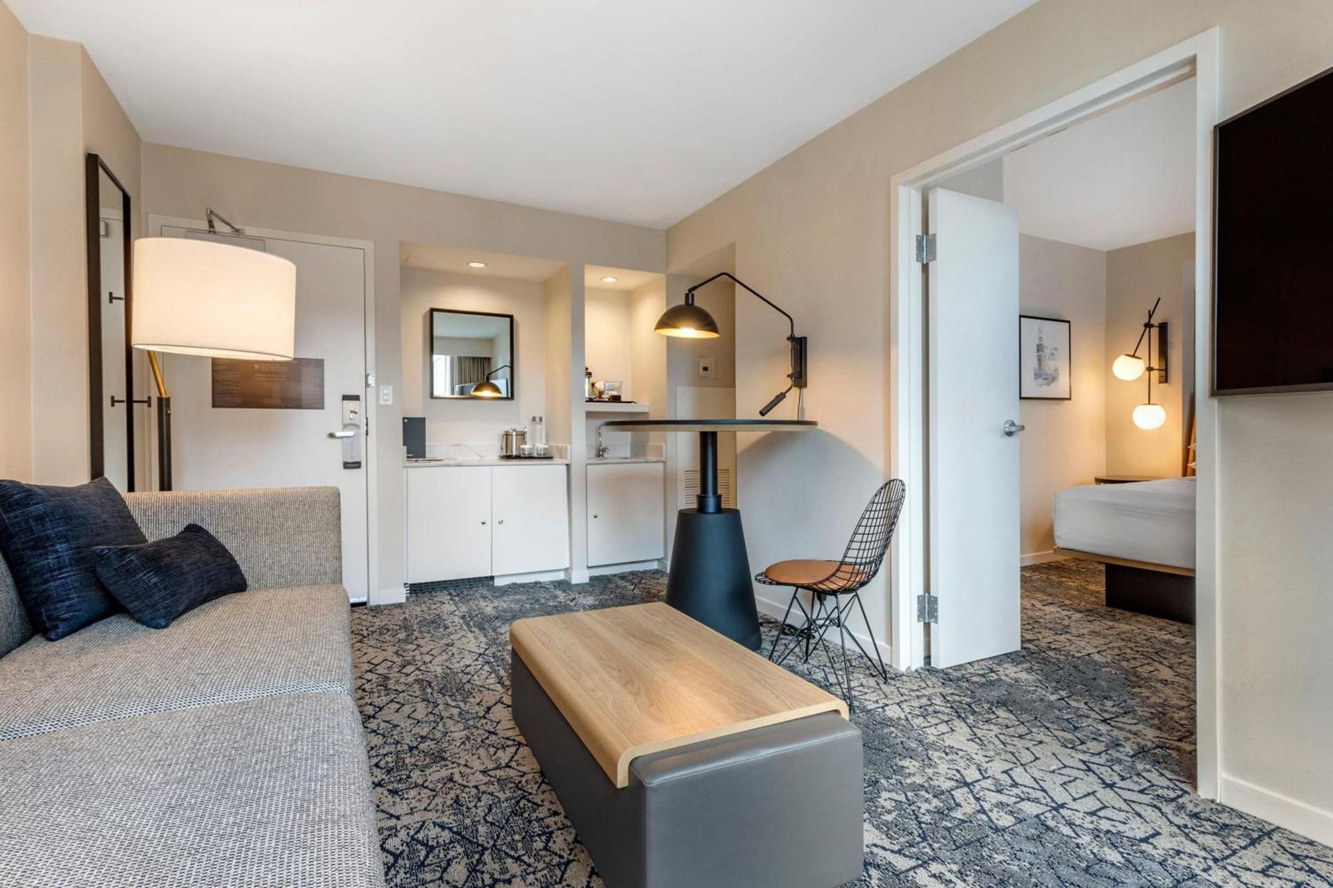 Sheraton Suites Old Town Alexandria photo 65