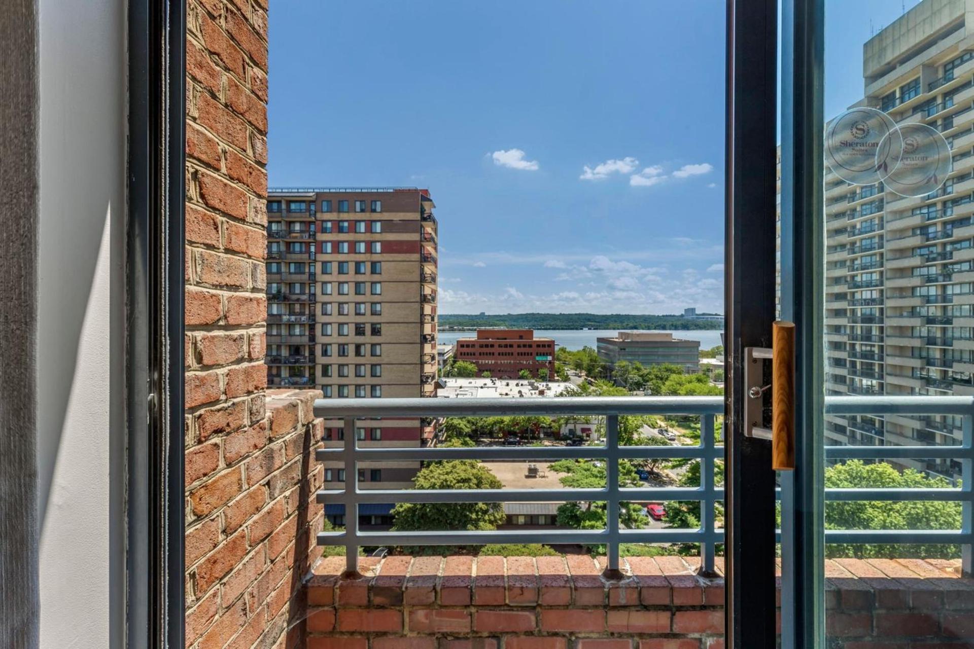 Sheraton Suites Old Town Alexandria photo 29