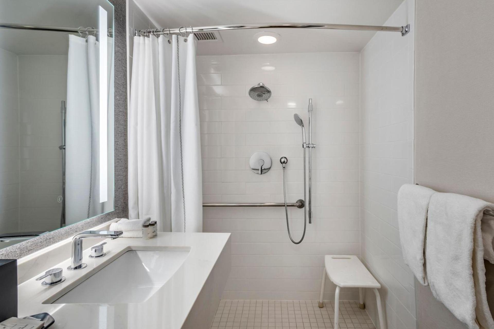 Sheraton Suites Old Town Alexandria photo 34