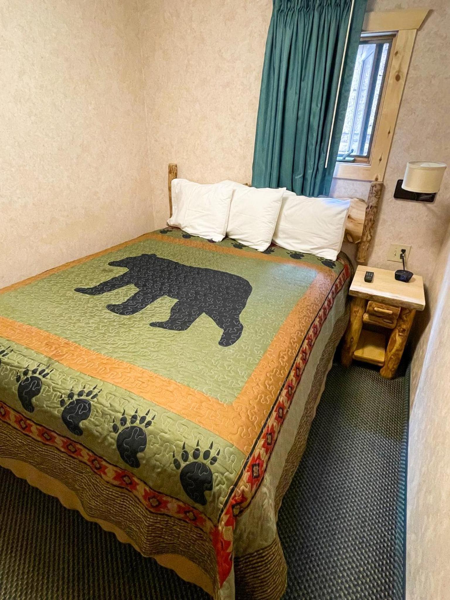 Spirit Lake Lodge photo 4